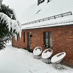 Ferienhaus Dziki Spokoj Z Balia W Krainie Wygaslych Wulkanow