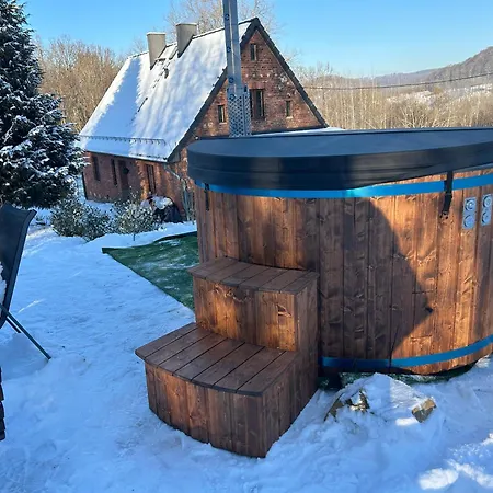 Ferienhaus Dziki Spokoj Z Balia W Krainie Wygaslych Wulkanow *